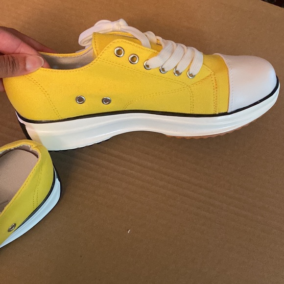 Canvas Chic Me Sneakers - Picture 8 of 8